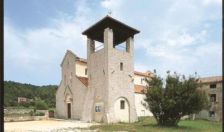 Church of St. Peter in Supetarska Draga 0